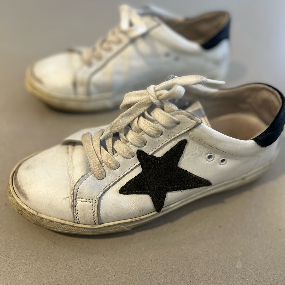 piranha sneakers with distressing and star detail